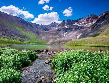 Blue Lakes Trailhead - Stunning Photos &amp; Hiking Tips