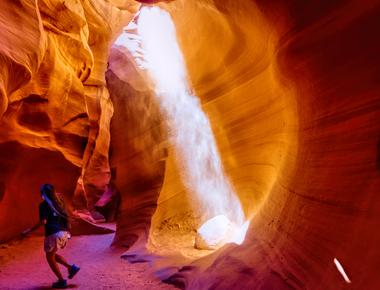Best Time to Visit Upper Antelope Canyon-Capture the Perfect Light Beams